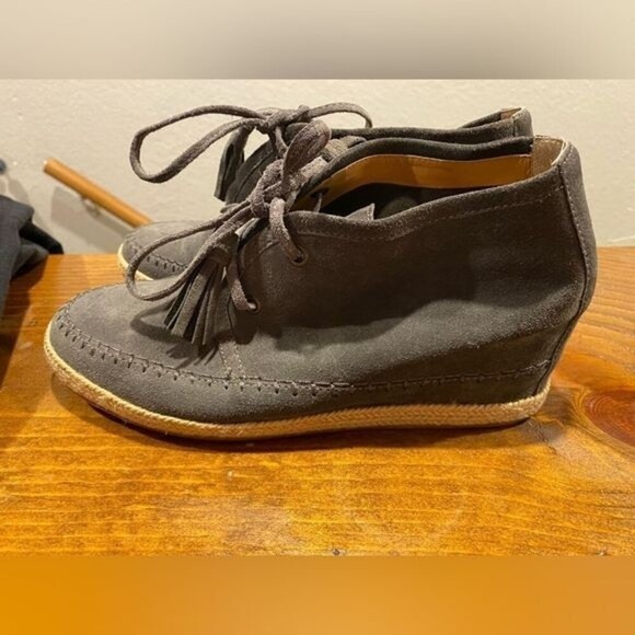 Gray suede Crown Vintage Mac‎ Suede Bootie with hidden Wedge size 8.5 - Picture 2 of 5